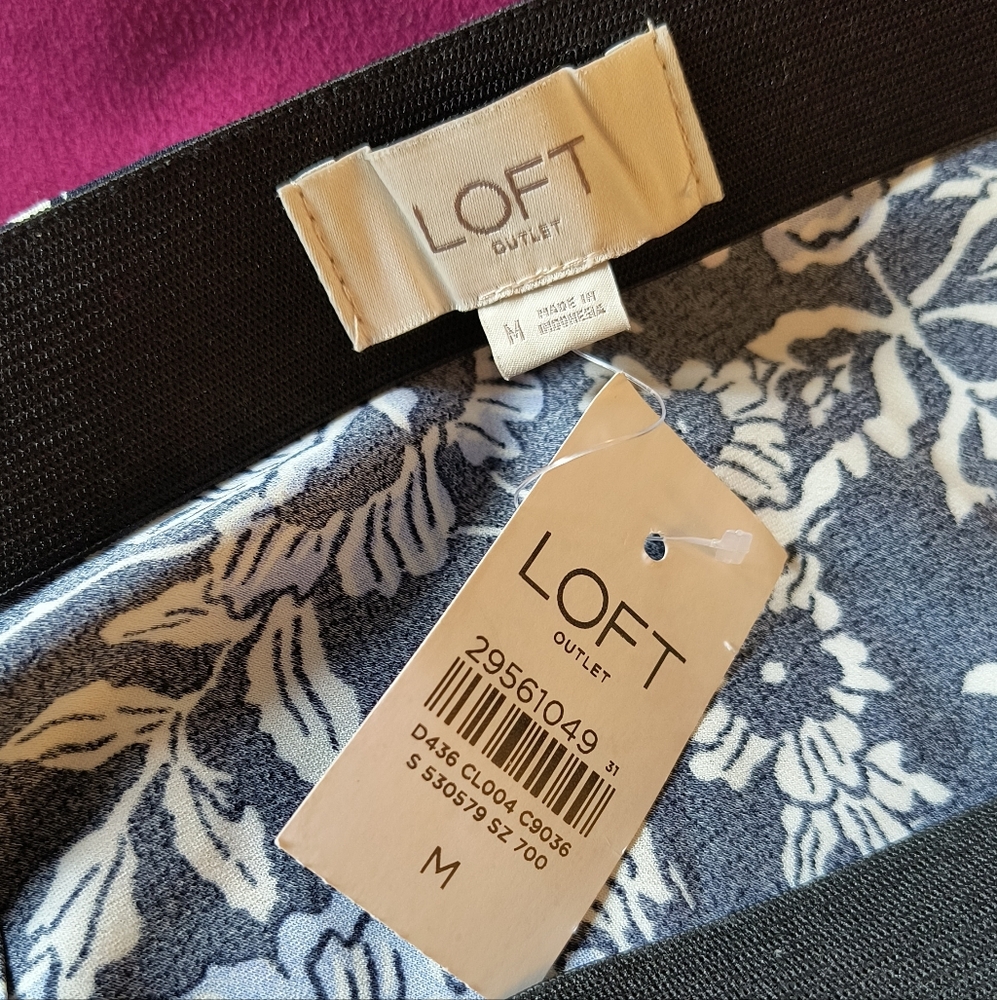 LOFT Monochrome Floral Skirt